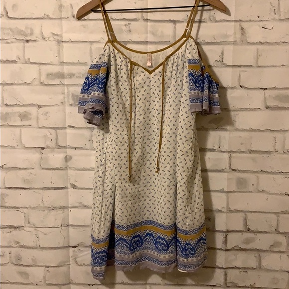 Free People Dresses & Skirts - Free People cold shoulder boho dress